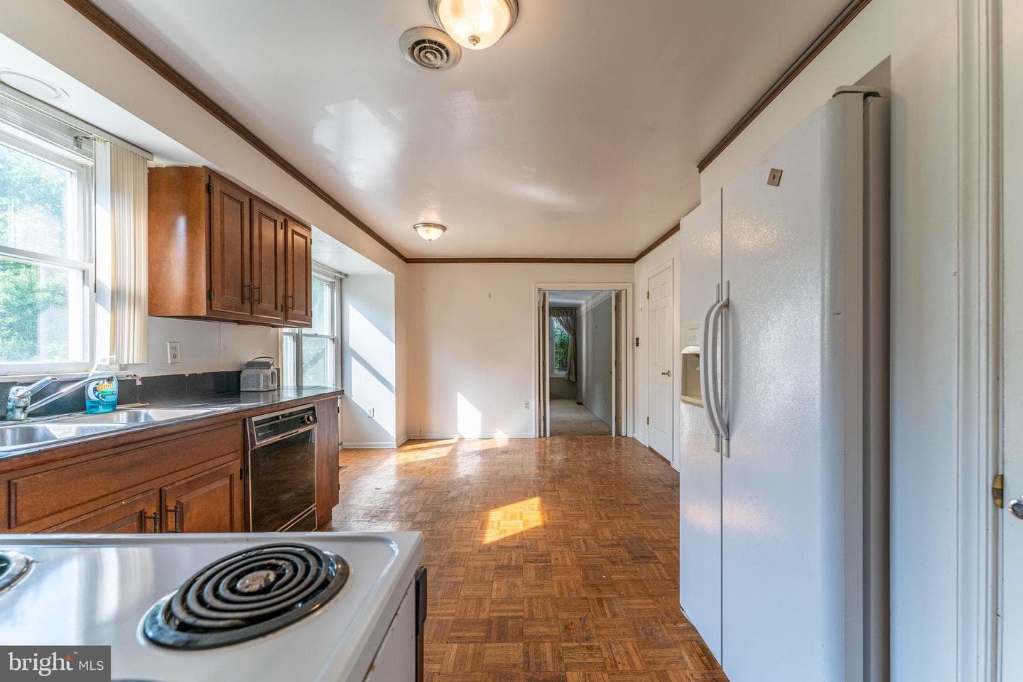 1524 Colony Drive photo 3