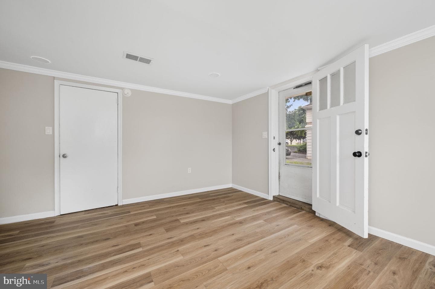 2400 Van Reed Road photo 12