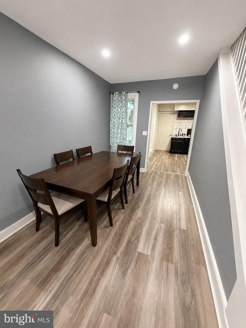 431 W Greenwich Street photo 3