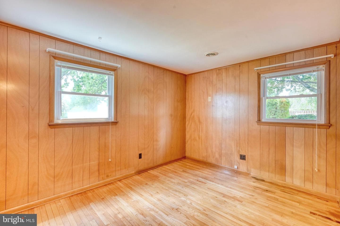 10 E Lincoln Avenue photo 20
