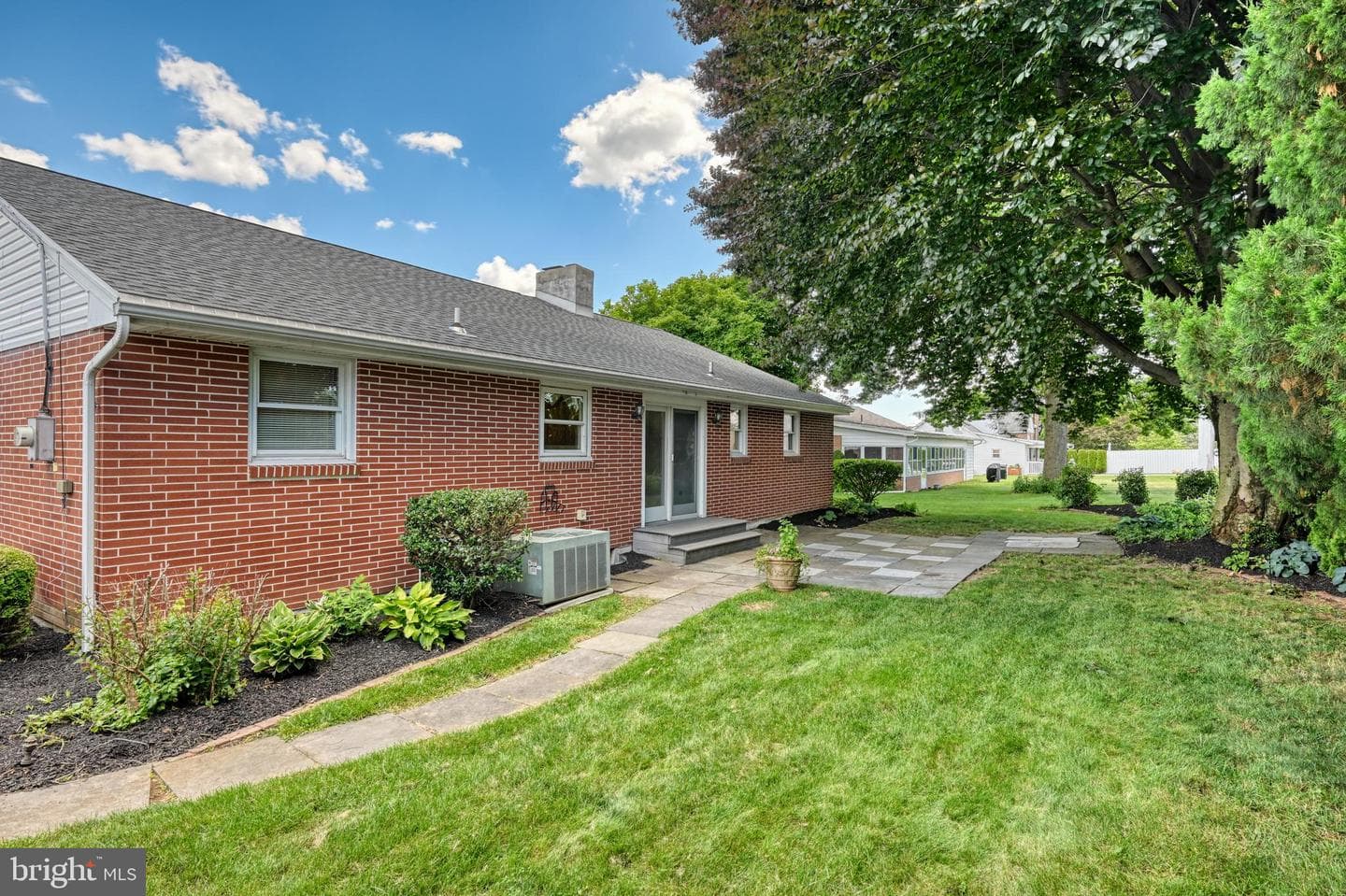 10 E Lincoln Avenue photo 32