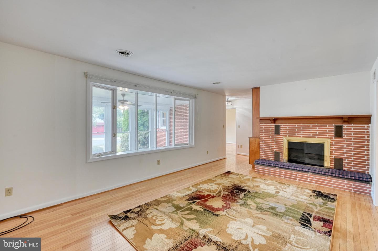 10 E Lincoln Avenue photo 4