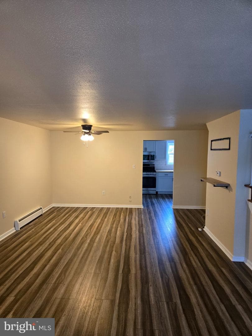105 John Glenn Avenue photo 4