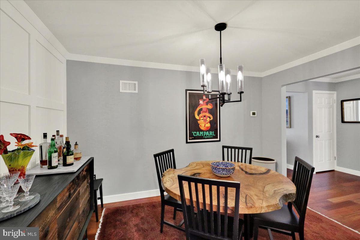 2805 Sturbridge Court photo 9