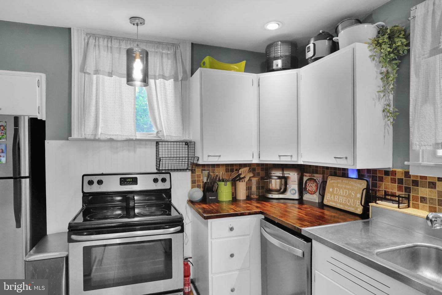 254 Endlich Avenue photo 7
