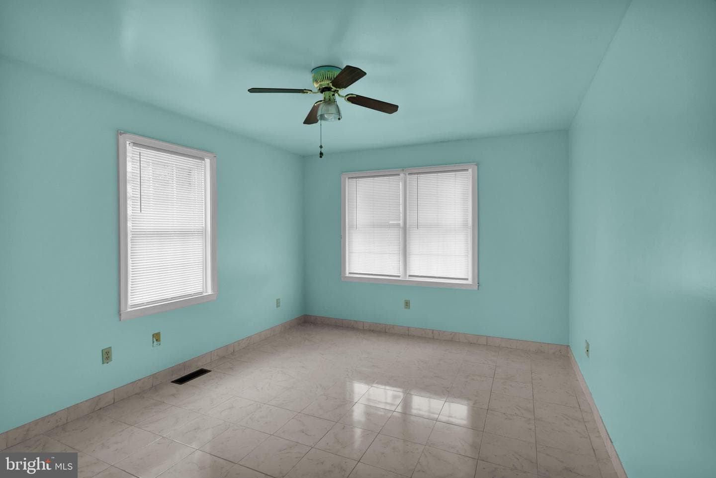 100 N Robeson Street photo 18