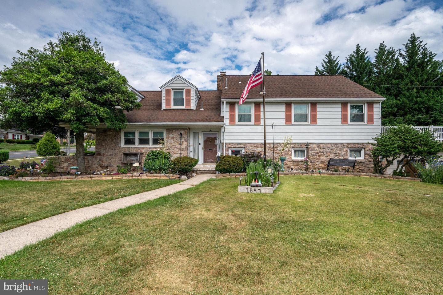 1847 Elder Street photo 75