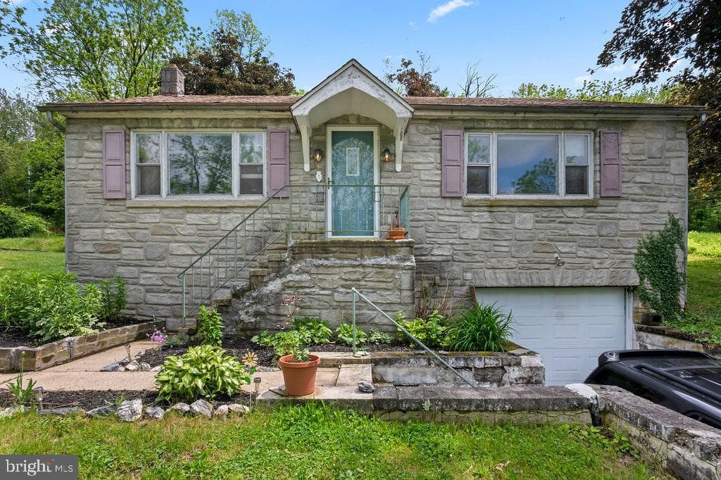 1644 Moselem Springs Rd, Hamburg