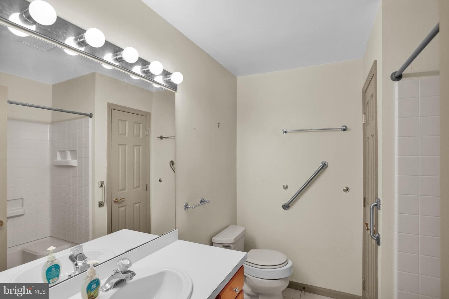 160 Hickory Lane photo 13