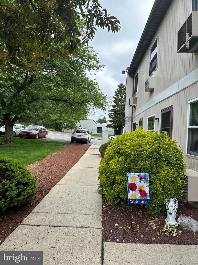 1338 W Wyomissing Blvd photo 3