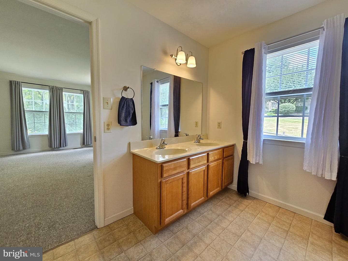 1 Emily Court photo 17
