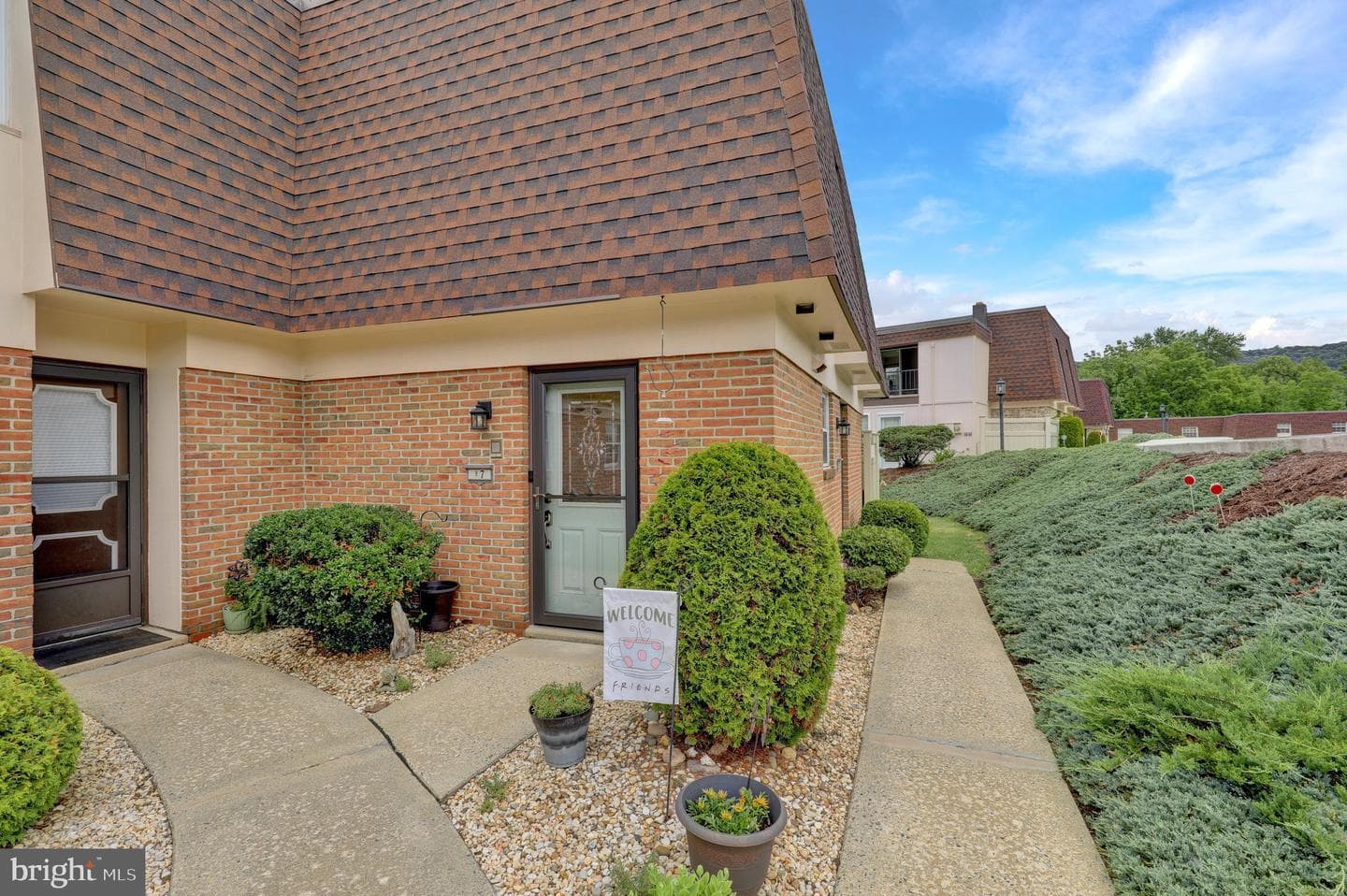 7 Alpine Court, Reading