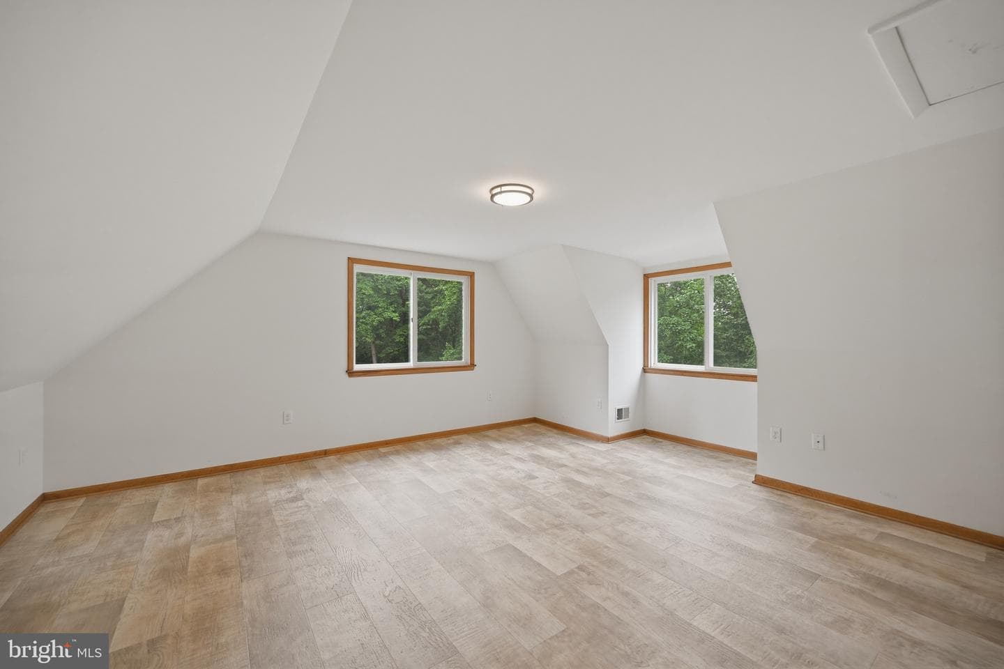 665 Fairmont Avenue photo 12