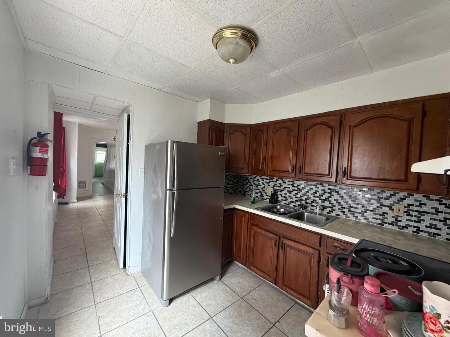 322 W Douglass St photo 4