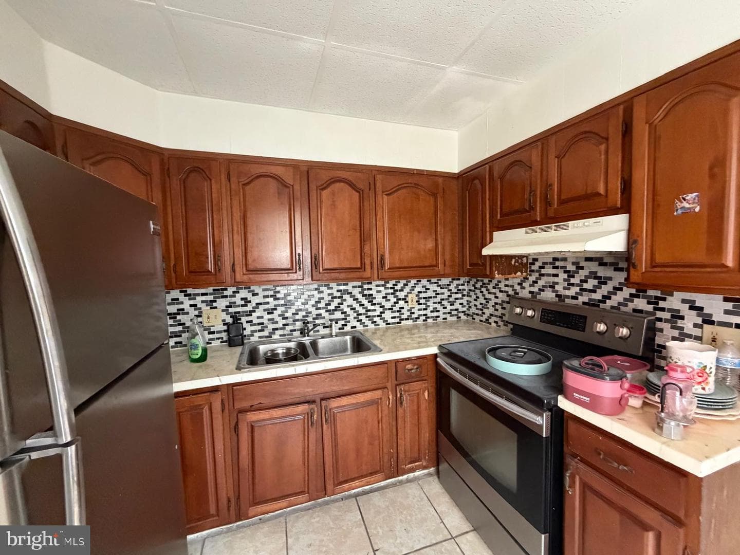 322 W Douglass St photo 5