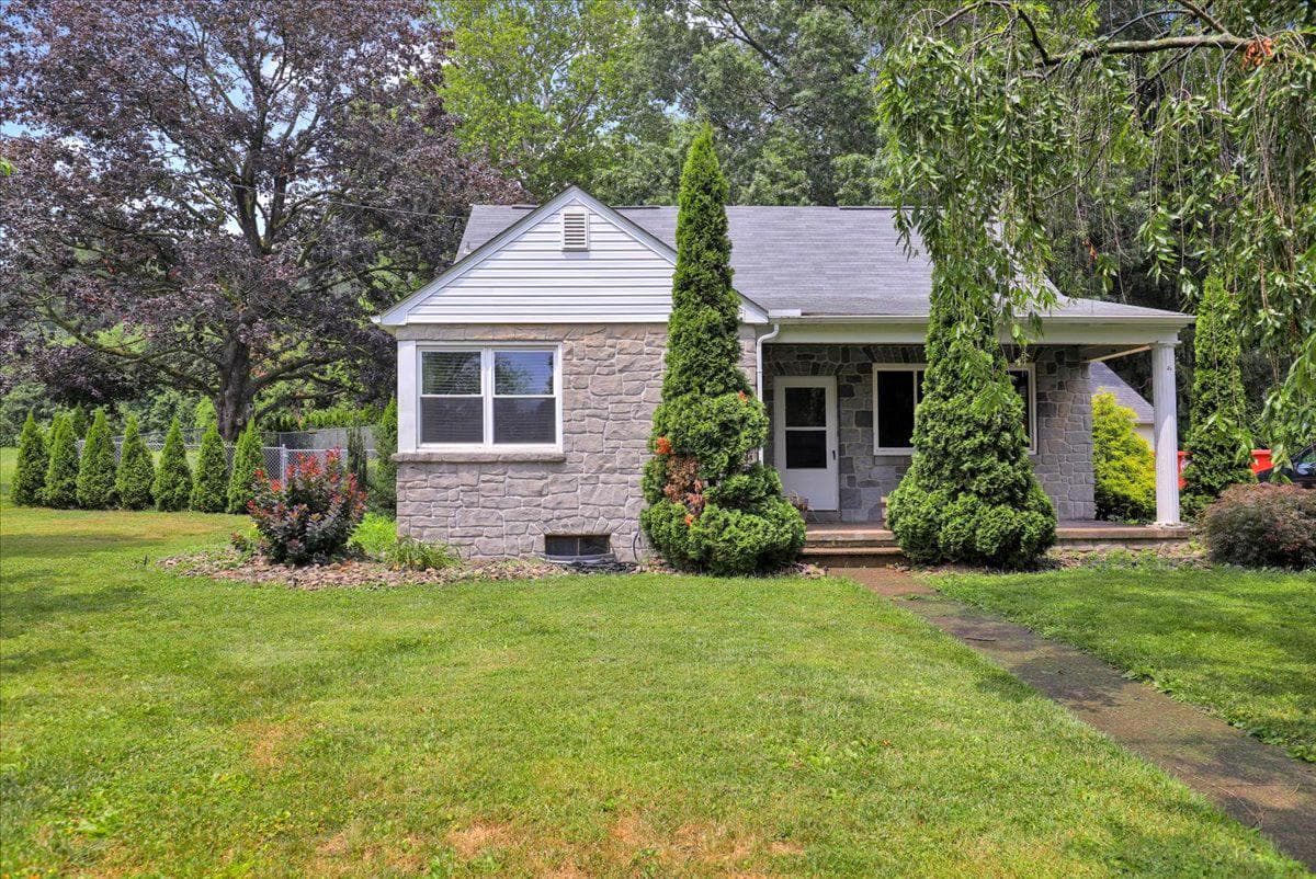 130 W 38th Street, Reading