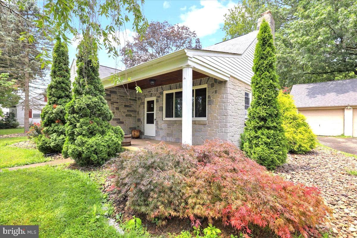 130 W 38th Street, Reading