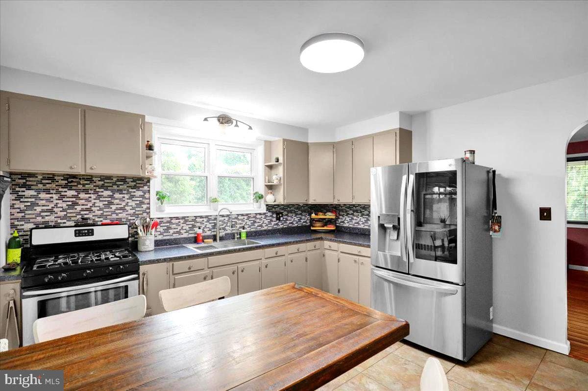 130 W 38th Street photo 8