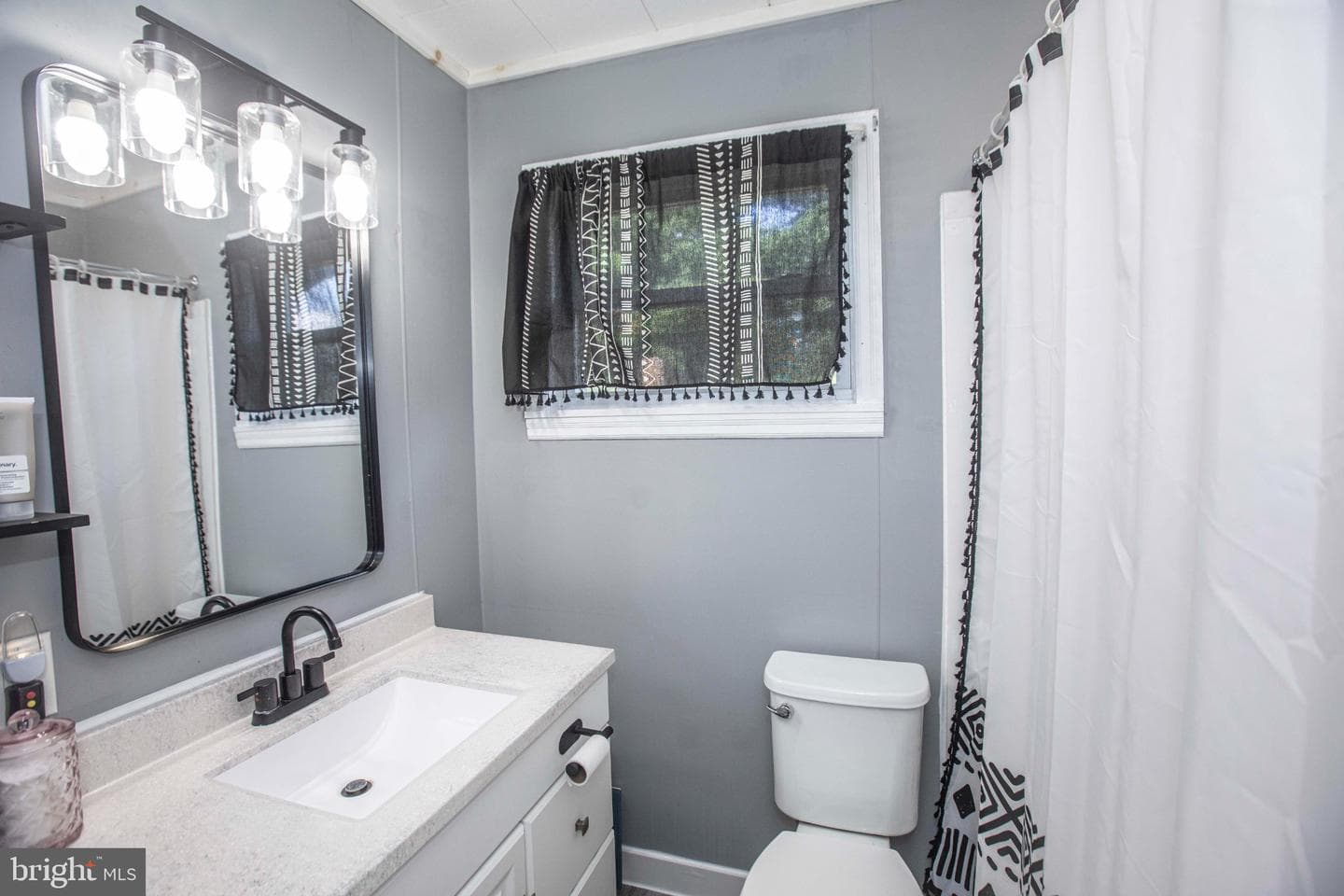 207 N Linden Street photo 14