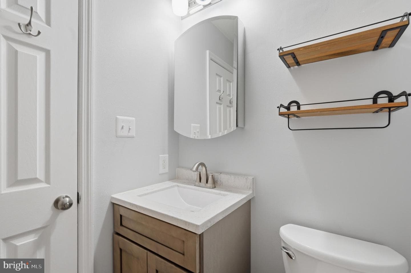 2825 Sturbridge Court photo 16
