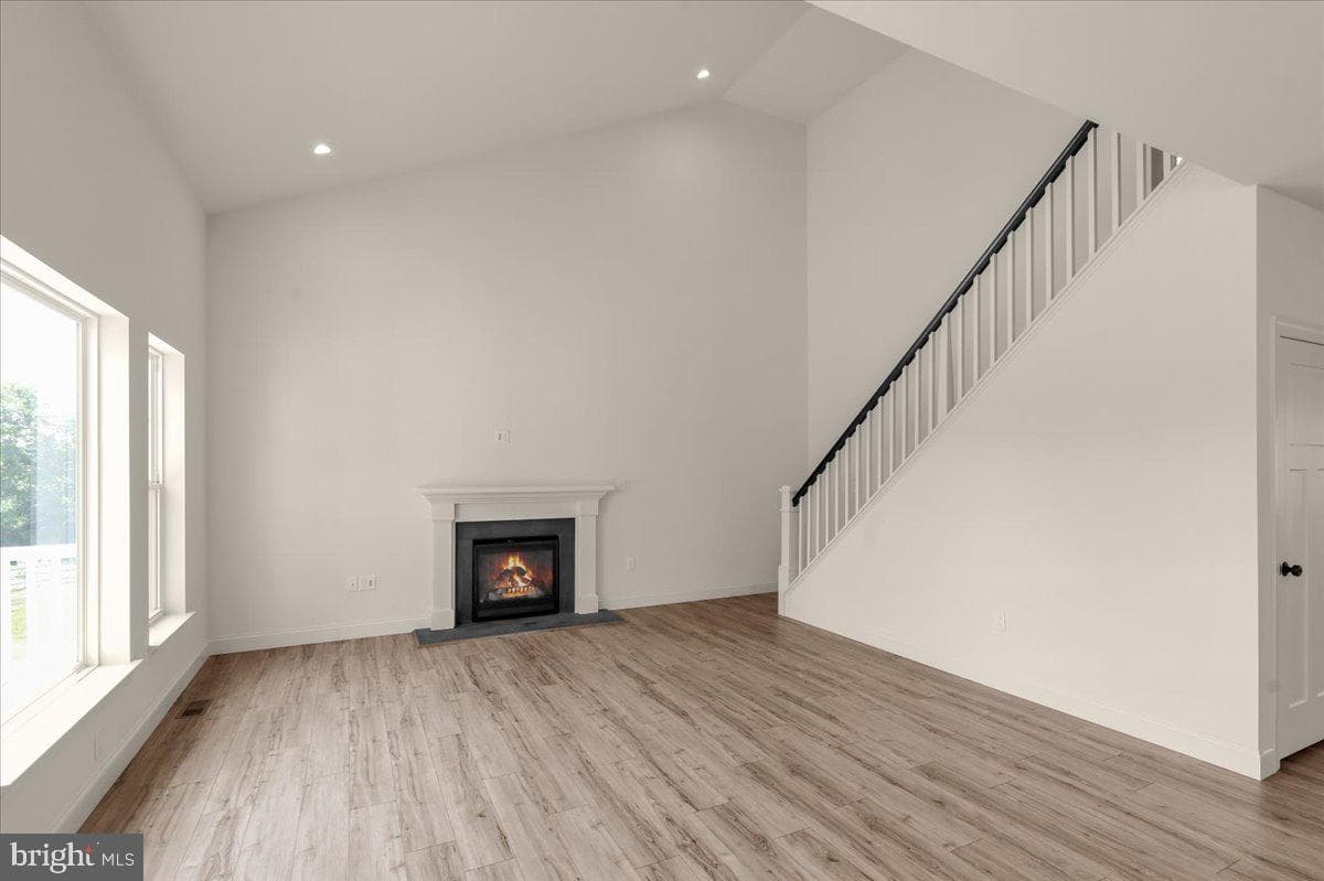 331 Chatsworth Court photo 19