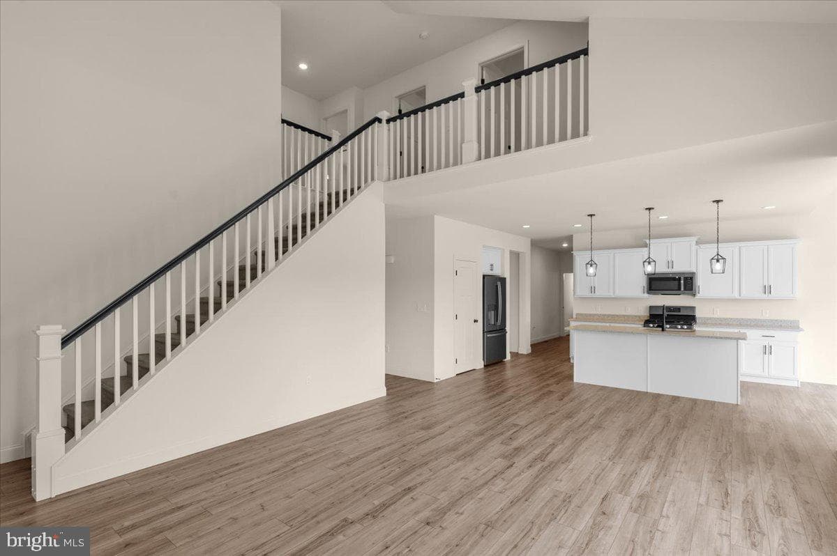 331 Chatsworth Court photo 20