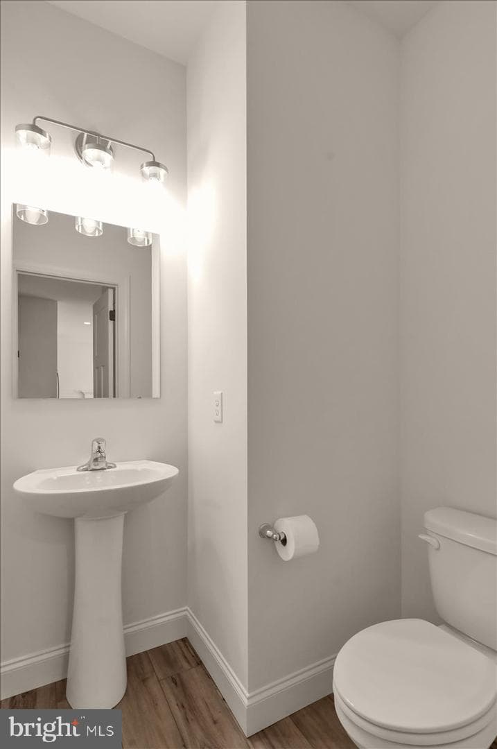 331 Chatsworth Court photo 22