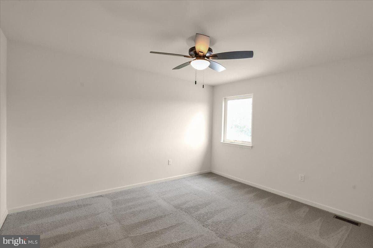 331 Chatsworth Court photo 35