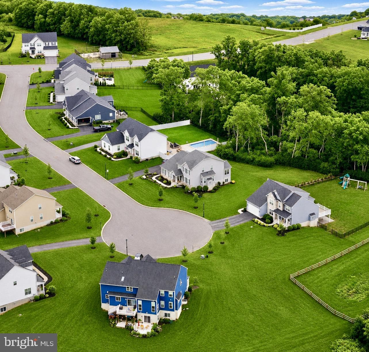331 Chatsworth Court photo 6