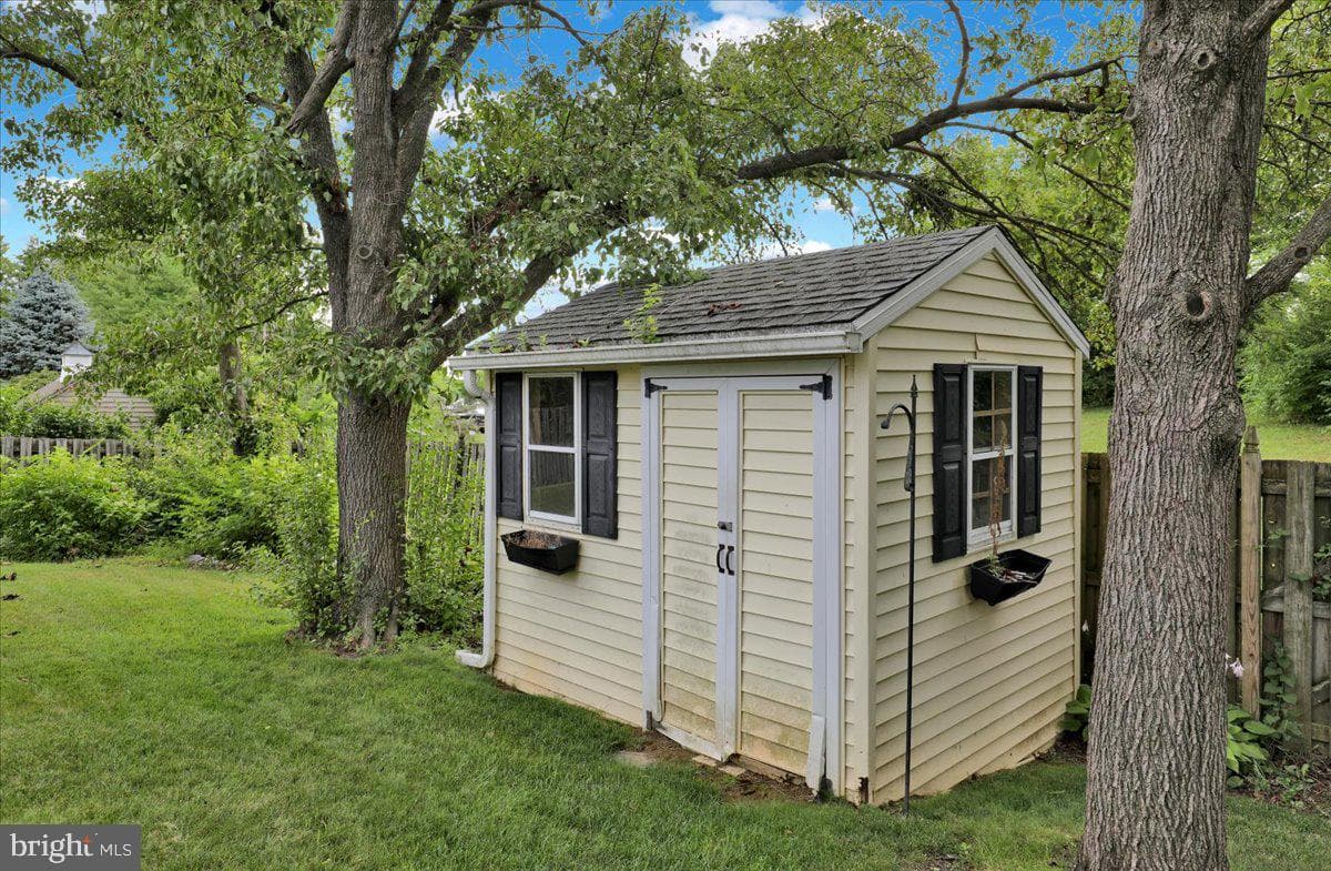 1727 Colony Drive photo 35