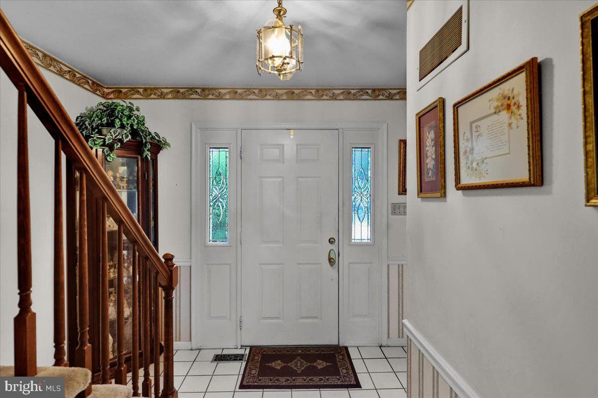 1727 Colony Drive photo 4