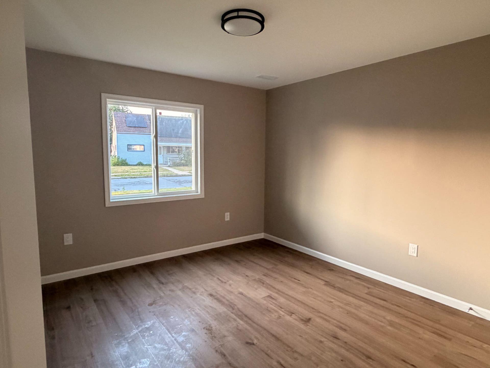 839 Hartman Avenue photo 8