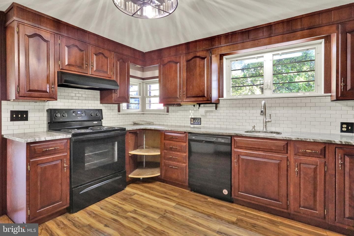 24 Ardmore Avenue photo 13