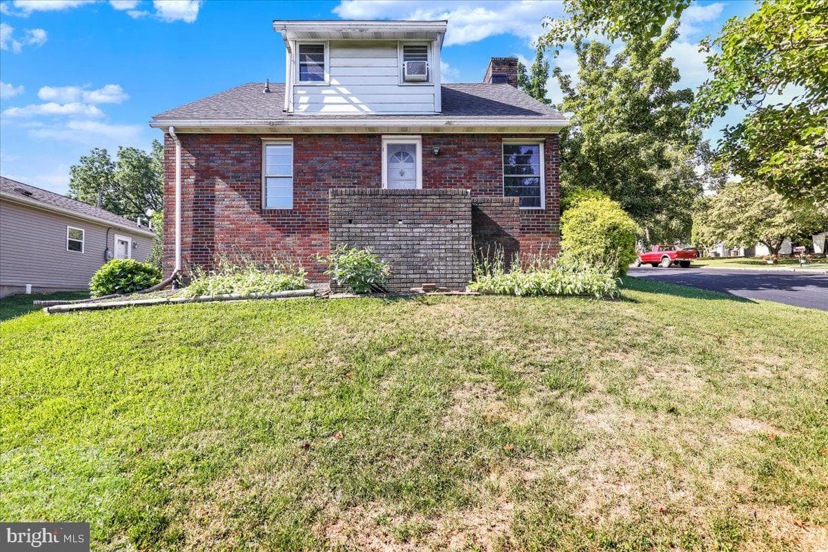 24 Ardmore Avenue photo 3