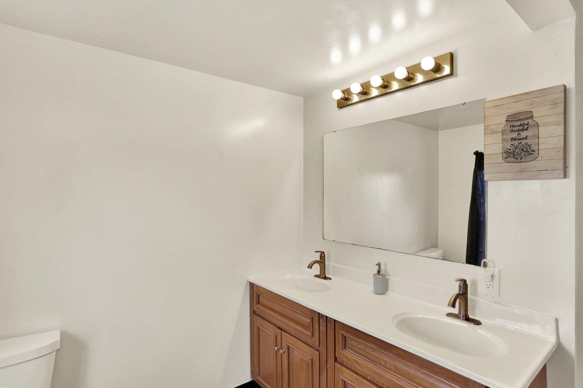 153 Spring Garden Street photo 23