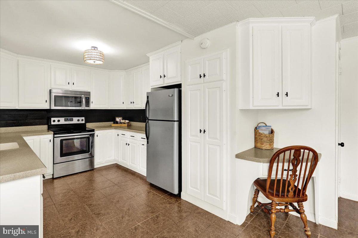 2314 Reading Boulevard photo 11