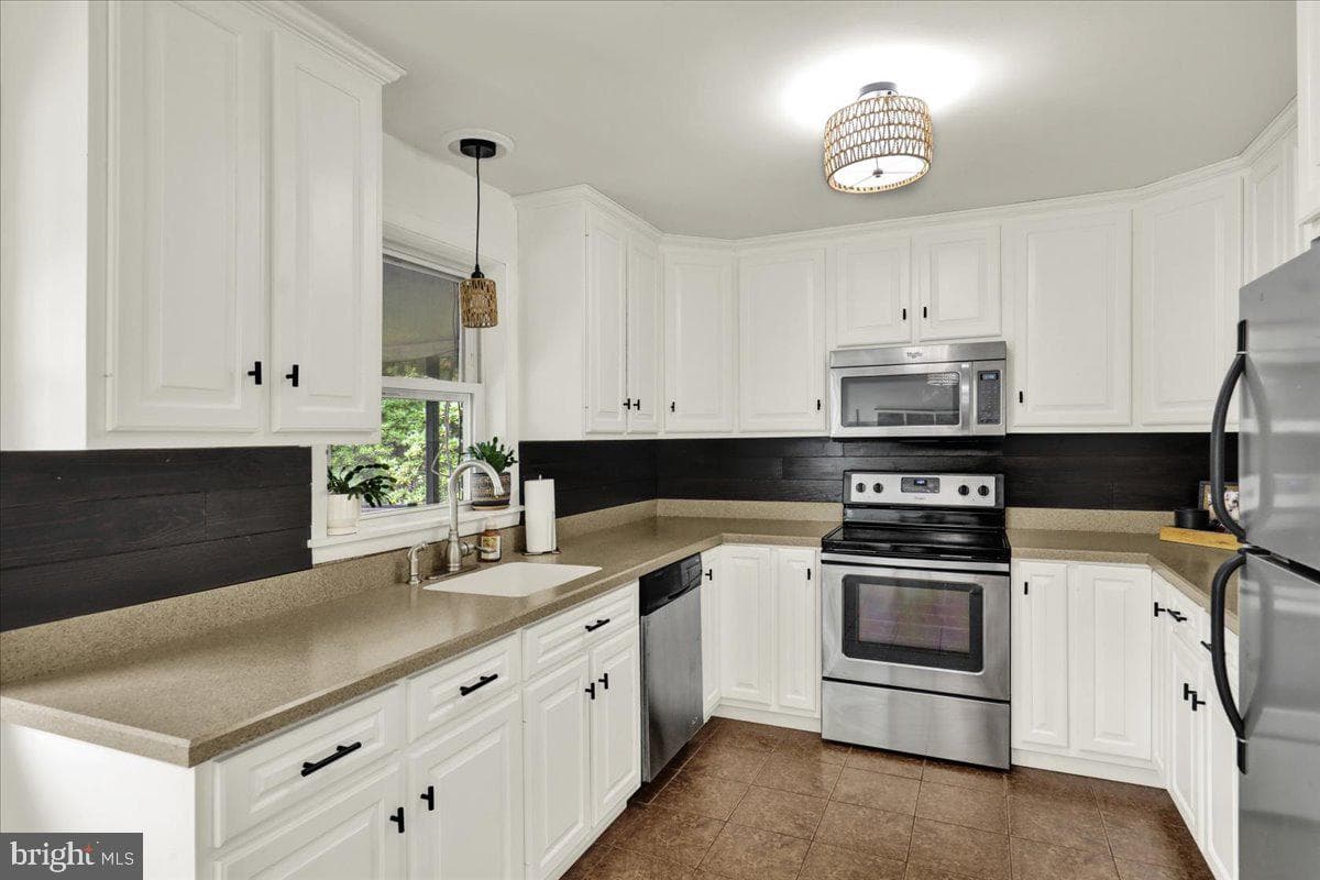2314 Reading Boulevard photo 12