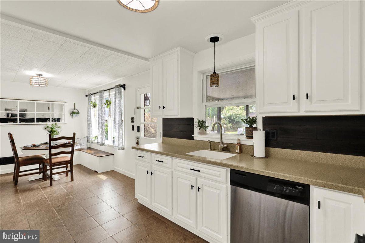 2314 Reading Boulevard photo 13