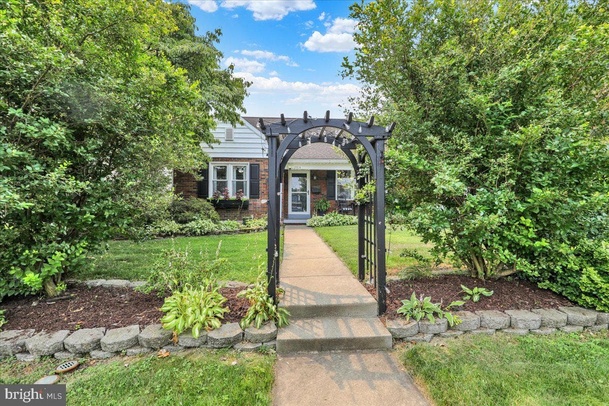 2314 Reading Boulevard, Reading