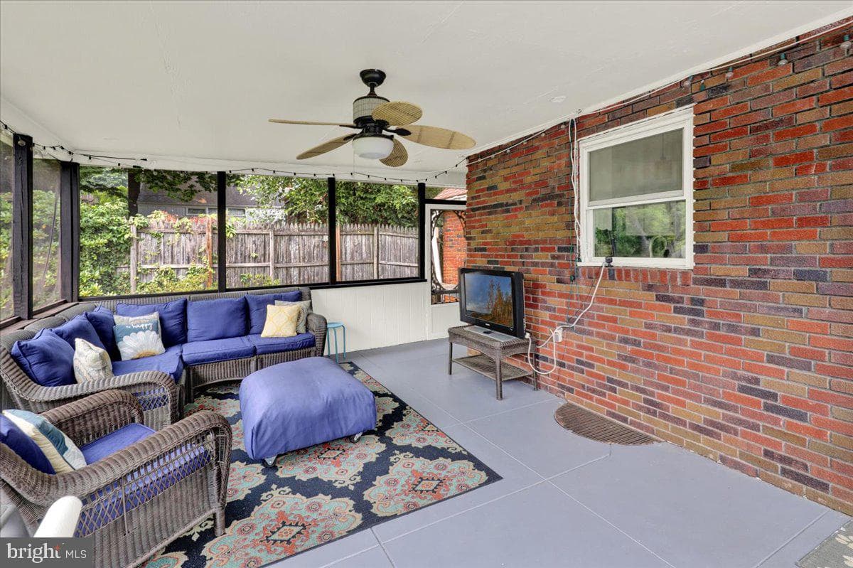 2314 Reading Boulevard photo 30