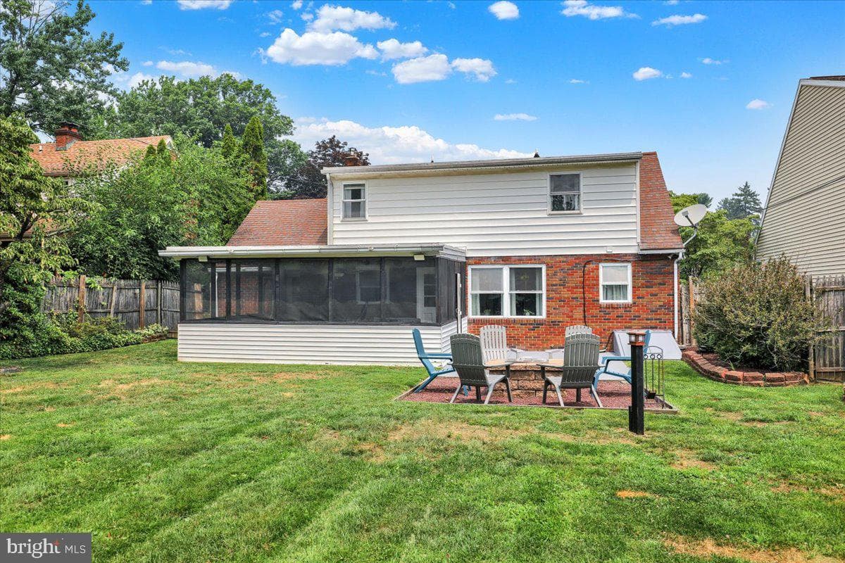 2314 Reading Boulevard photo 32