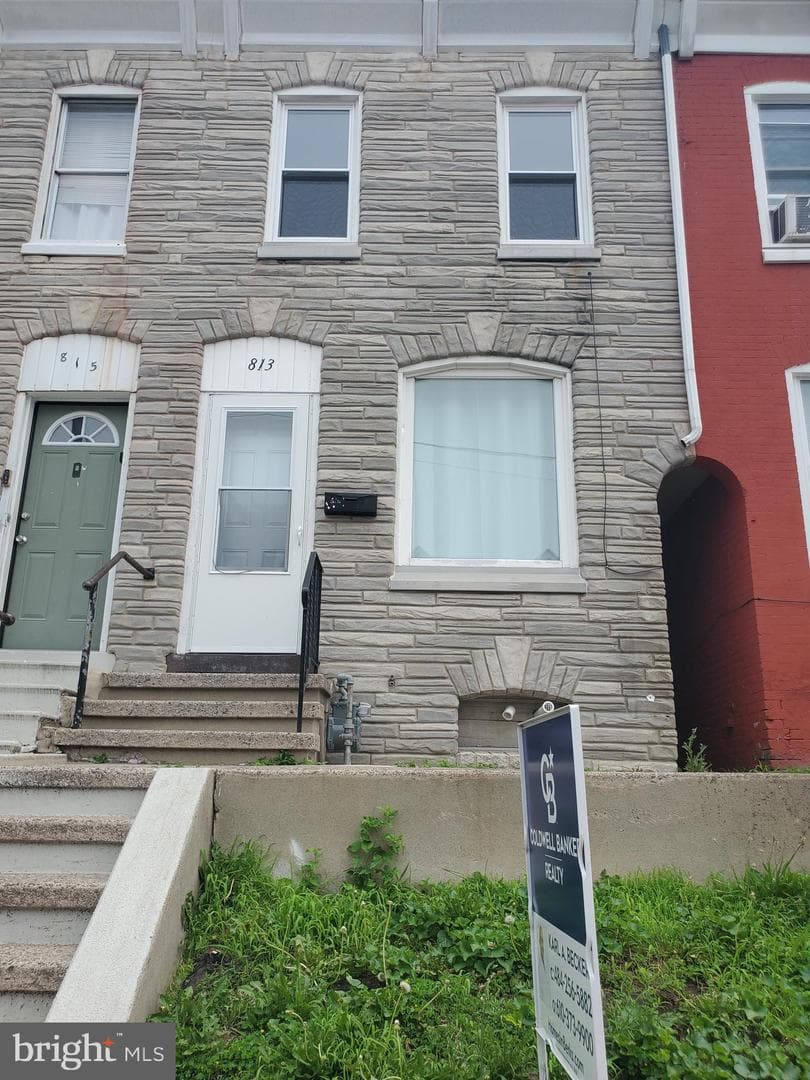 813 Locust Street, Reading