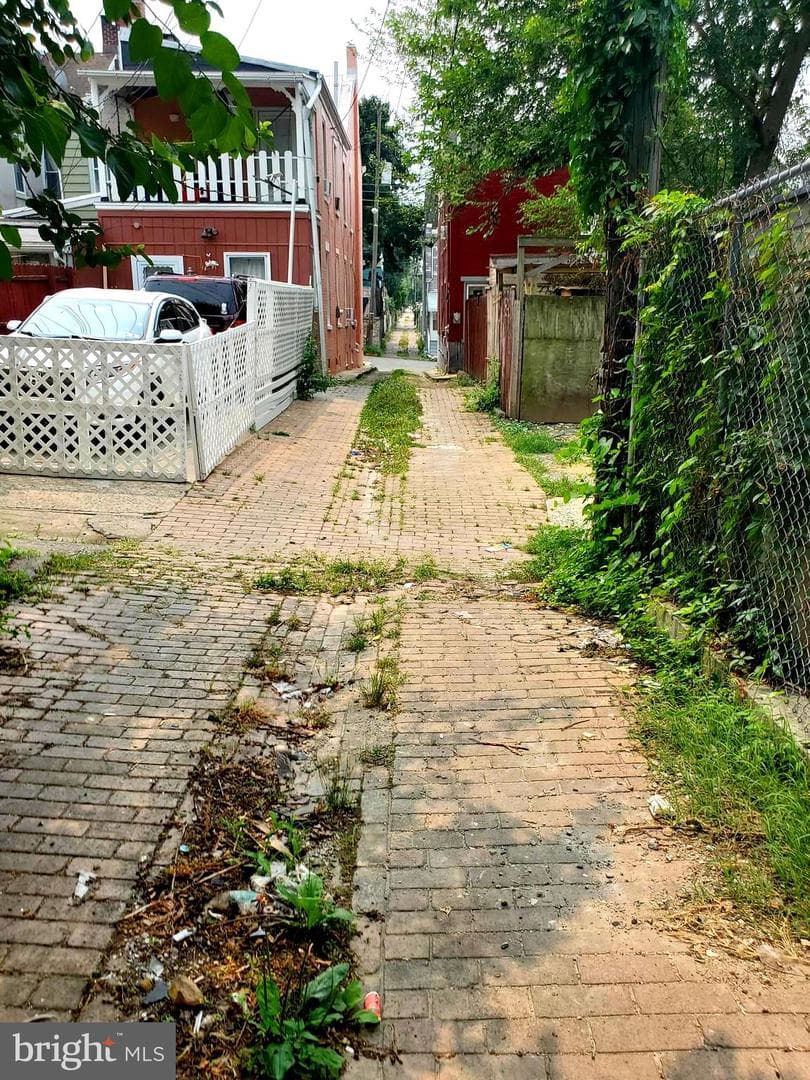 813 Locust Street photo 28