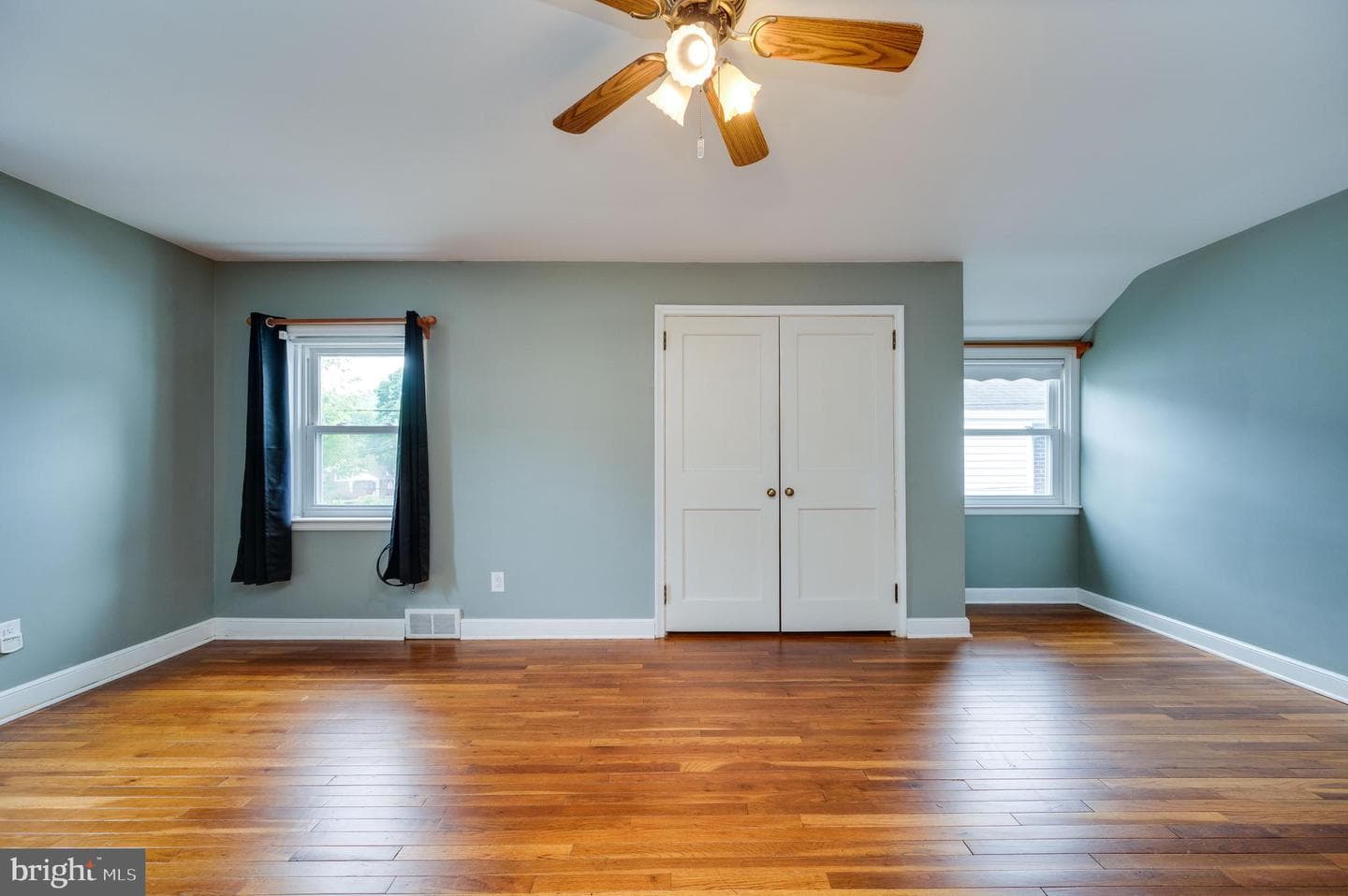 118 Emerald Avenue photo 22