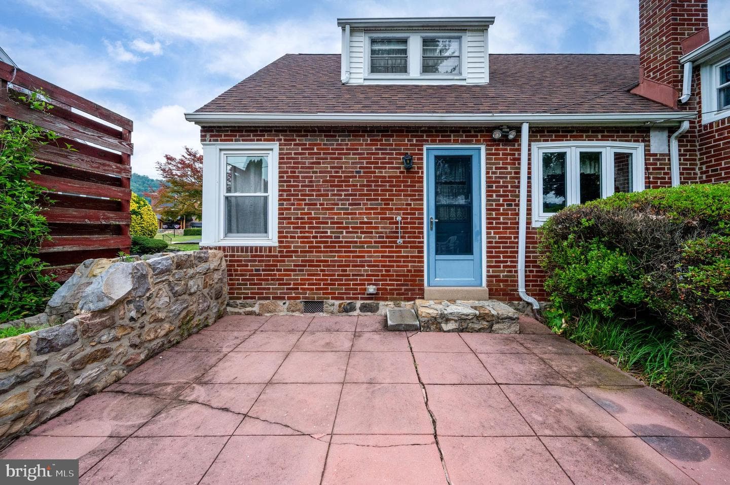 118 Emerald Avenue photo 39
