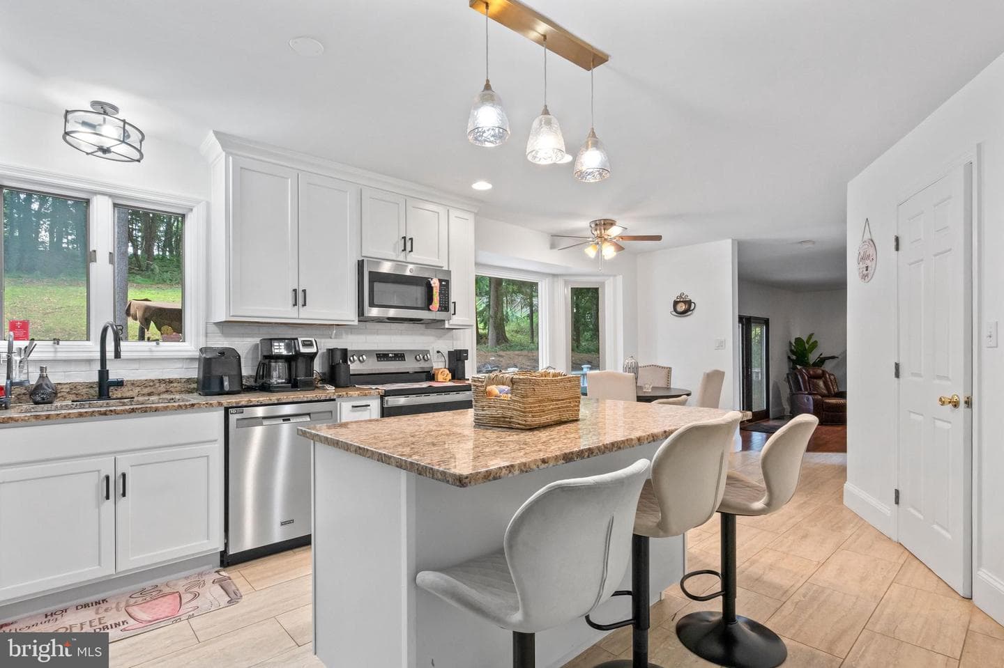 3 Hessian Boulevard photo 16