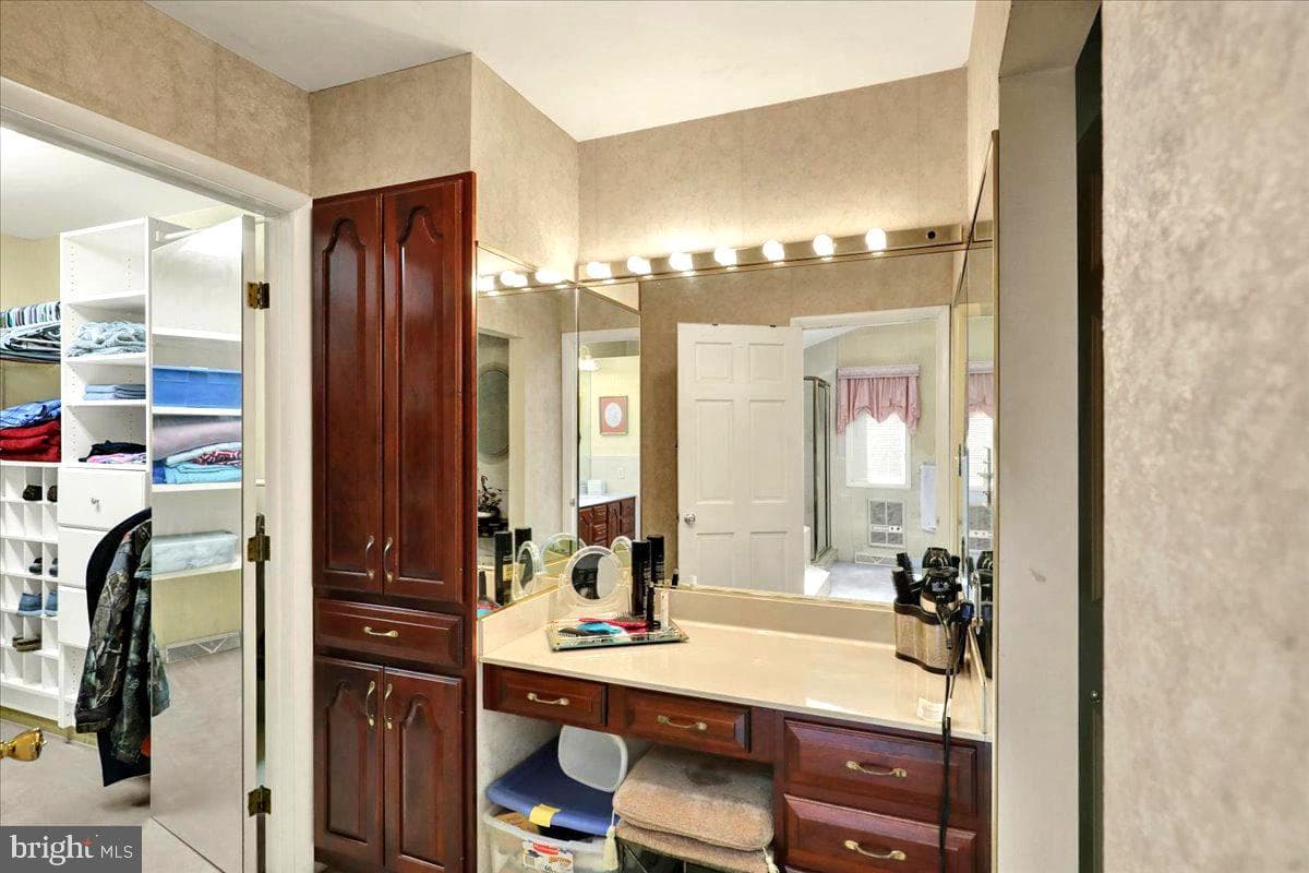 126 W Neversink Road photo 20