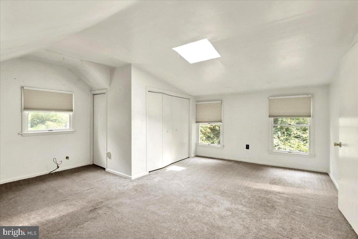 126 W Neversink Road photo 28