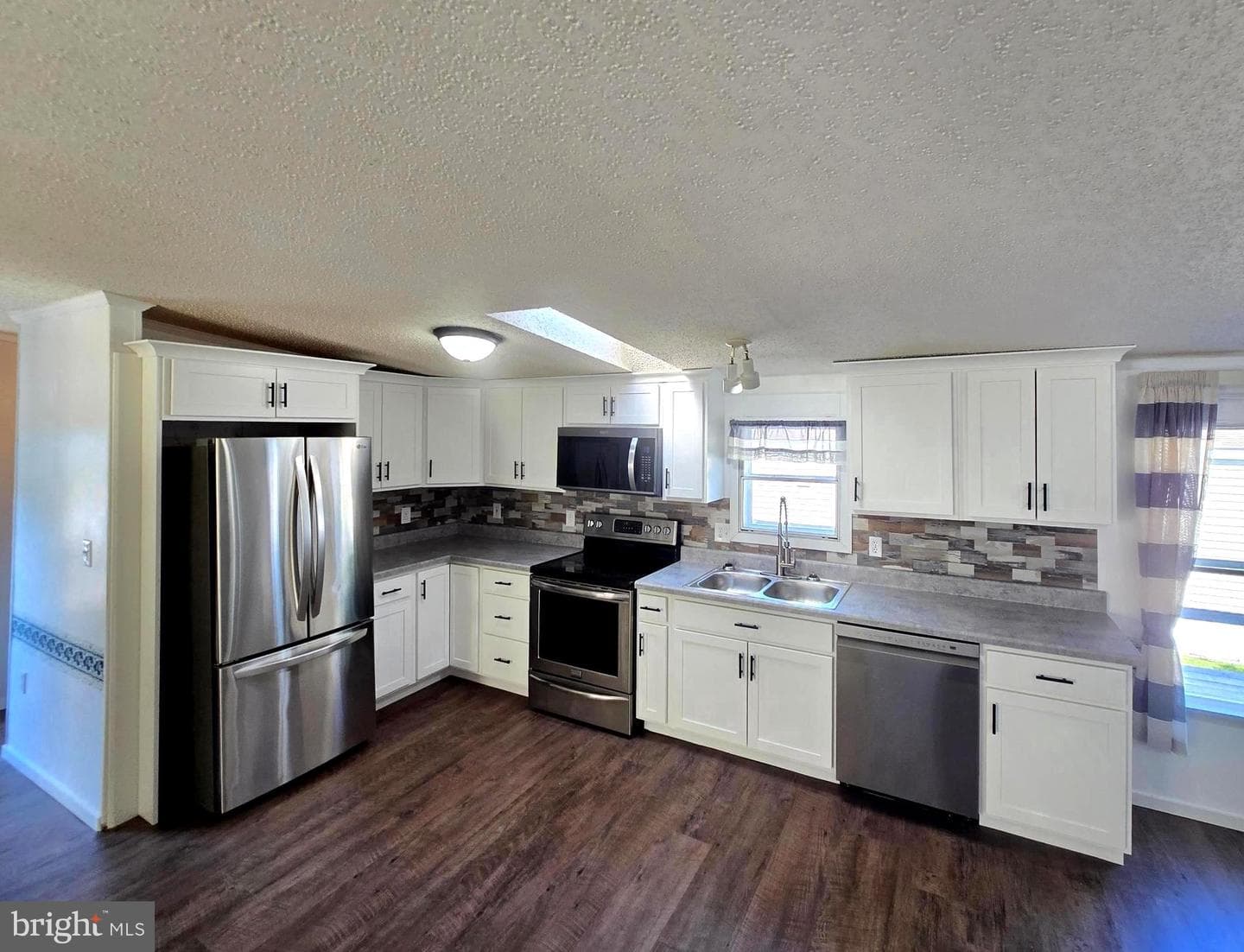 113 White Pine Avenue photo 4
