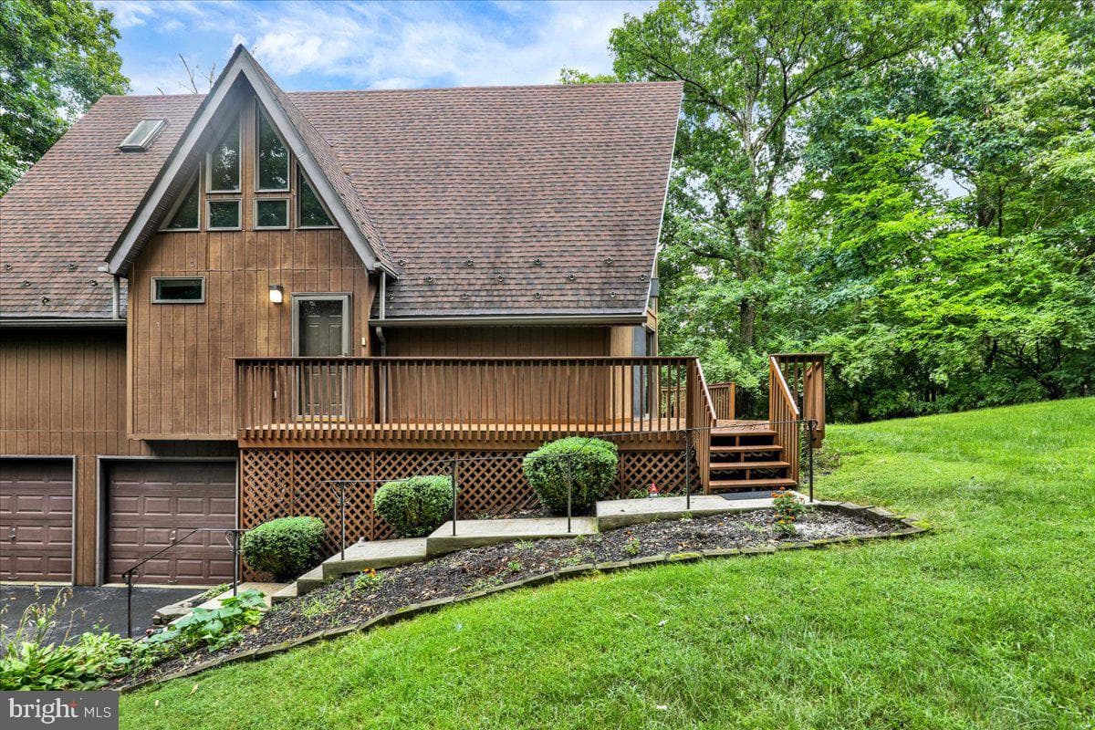 31 Todd Drive photo 4